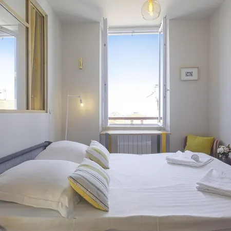 Charming 1br Flat With Sea View At The Heart Of - Welkeys Apartmán *