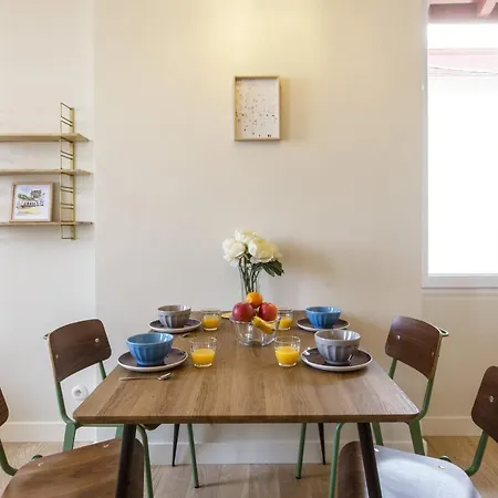 Charming 1br Flat With Sea View At The Heart Of - Welkeys Apartment