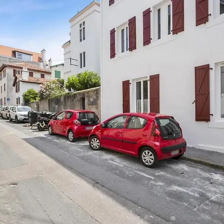 Charming 1br Flat With Sea View At The Heart Of - Welkeys Appartement Biarritz